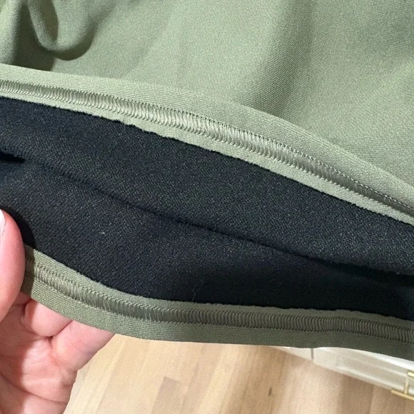 Under Armour cold gear compression mock. - Picture 13 of 13